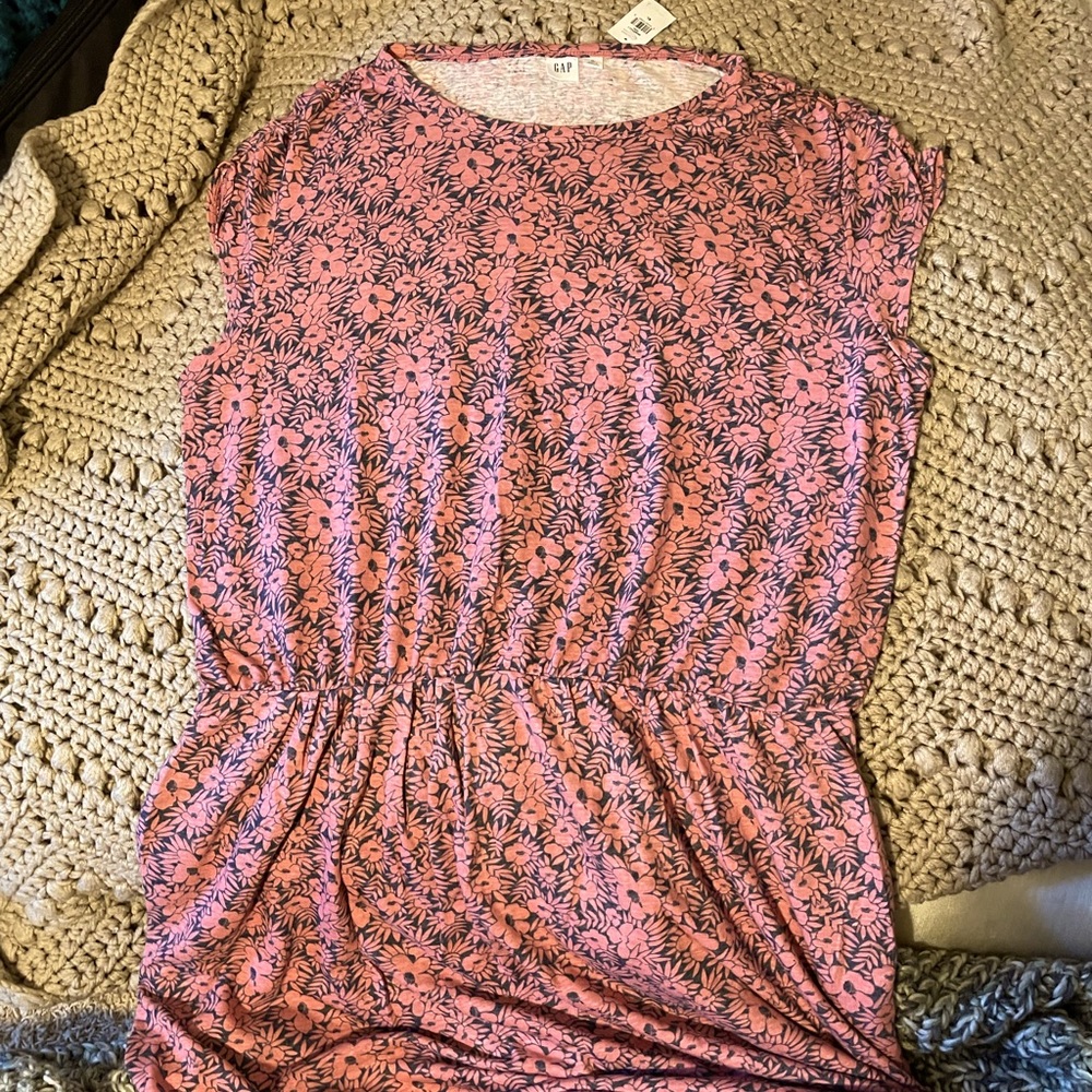 GAP dress NWT. Linen/polyester. Has pockets! Size XL
